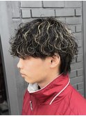 波巻きスパイラルメッシュカラー刈り上げ無しマッシュ
