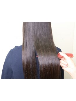 真っすぐになりすぎない、自然な仕上がりが人気の秘訣！思わず触りたくなるような柔らかい手触りに…♪