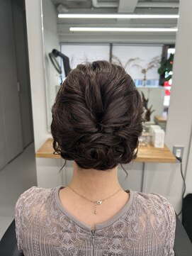 バルベストーキョーサウス(BARBES TOKYO SOUTH) 大人可愛いアップ【清板】