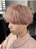 ベビーピンク/ハイトーンピンク/ピンクカラー/刈り上げマッシュ