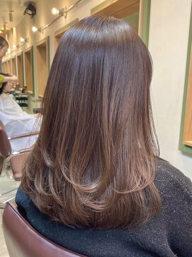 シビバイレボ(CIBI by revo) 韓国風大人レイヤーカット/ミディアムレイヤー/顔まわり/船橋駅