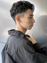 トルネード(TORNADO)&nbsp;外国人風フェードパーマ アップバング 刈り上げ  A1213