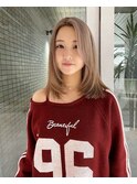 ホワイトグレージュ
