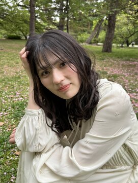 シー(she.) パーマ風コテ巻きミディ