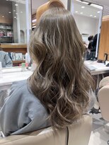 ピークアブー アヴェダ ギンザシックス(PEEK-A-BOO AVEDA GINZASIX)&nbsp;ブリーチなしダブルカラーミルクティーベージュ　レイヤーカット