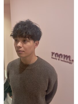 ルーム シンサイバシ(room shinsaibashi) ナチュラルラフマッシュパーマ