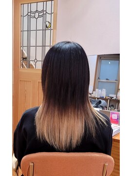 ルナティー(Lunaty) レイヤーカット、インナーカラー
