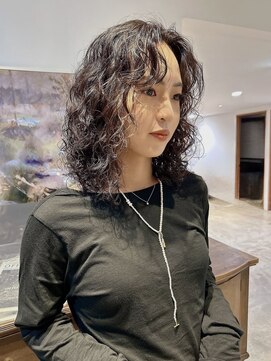 ヘアーアイストゥーレ(HAIR ICI TRE) ミディアムウェーブパーマ スパイラル くせ毛風ニュアンス