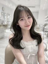 エヌアイ オモテサンドウ(ni omotesando)&nbsp;赤みゼロ◇透明感オリーブグレージュ　【正木碧】