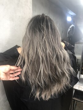 アポロ 横浜駅店(apollo) ホワイトベージュバレイヤージュ☆