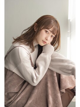 レア 中野(Le'a) ふわっと動くミディアムレイヤー/シアーグレージュ/20代30代40代