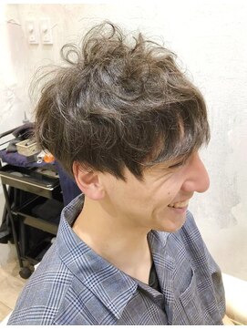 リム(RiM) 束感ショートマッシュパーマウルフ波巻きハイライト