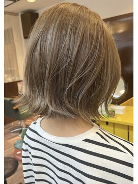 リンイチマルサン(Lin.103) 【ハイライトで作るベージュカラー】 山下 泰世