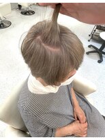 リップス デリコ(LIPS derico)&nbsp;【白髪ぼかしハイライト】　 施術前の写真は右にスワイプ