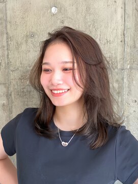 ハーフアンドハーフ(HALF and HALF) 大人かわいいオリーブグレージュ×レイヤーカット