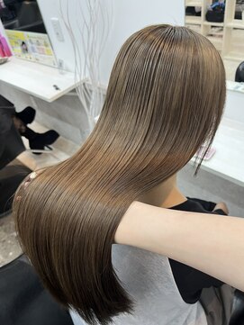 ラビス(Lovis) 黒髪カタログ/ボブルフ/ネビージュ/小顔に見せるヘア/ワンレン