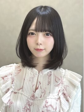 ロイ(Roi) ◎黒髪ふんわりレイヤーボブ