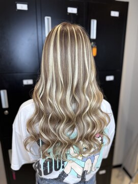 ミルクティー(Milk TEA) ベージュカラーとブロンドハイライト♪