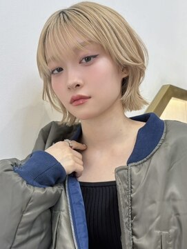 トルネード(TORNADO) 海外レイヤーミニボブ 切りっぱなし ハイトーンベージュ A1120