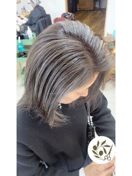 オリビアヘアー(OLIVIA HAIR) 透明感の極み ホワイトハイライトグレージュ