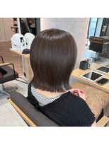 ハイレート ウニクス川越店(Hairate)&nbsp;【Hairate本川越】外ハネ切りっぱなしボブ☆オリーブベージュ