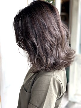 フェーディン(fa/din) ハイライトプラチナグレージュミディ