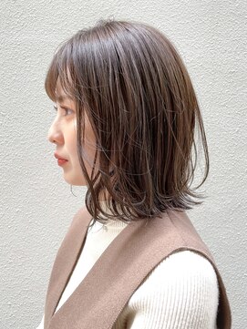 シロ(SiLO) 切りっぱなし○アッシュベージュ 天神大名/ヘッドスパ/髪質改善