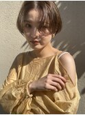 ニュアンスショート　オリーブベージュ　小顔　ハンサムショート