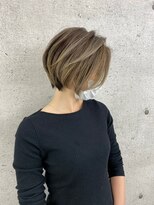 イキ 表参道(iki omotesando)&nbsp;モード/無造作ウェーブ/大人ガーリー[表参道駅]