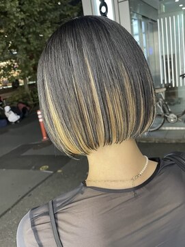 ピークアブー 原宿ハラカド(PEEK-A-BOO) インナーカラー デザインカラー ブリーチカラー ボブ 刈り上げ