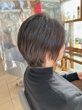 スタジオ アルファプラス 日暮里店(studio α+) ステップボーンカットカットボブショートハイライト白髪ぼかし