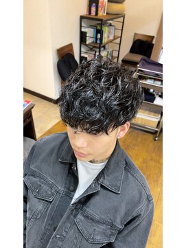 リット(lit.) バロックパーマ　ツーブロック　刈り上げ　最先端パーマ
