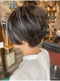 スタイリッシュモノトーンショート