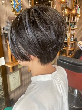 オーバーキャプテンネイキッド(OVER CAPTAIN NAKED) スタイリッシュモノトーンショート