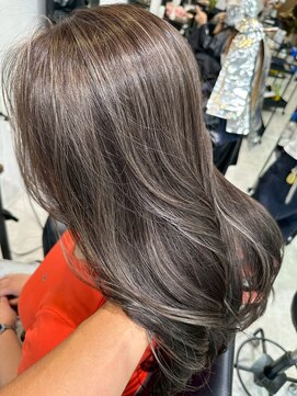 メリー オオサカ(Merly Osaka) ハイライト/似合わせカット