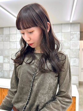 トゥコ(tuco) オリーブベージュ ロングヘア ブラウンカラー 透明感カラー