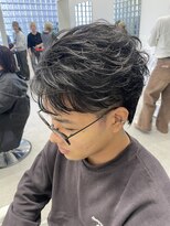 イリ(iLi)&nbsp;【iLi×HIRAI】メンズパーマヘア/フェザーパーマ