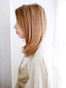 ヘアメイク ナル(hair make nalu) かきあげハイトーンベージュの内巻きワンカール