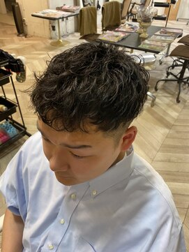 エル(EL by green) 【YUKI】ショートレイヤー×ワンカールパーマ×刈り上げ