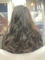 ヘアートーク アイズ(HAIR TALK I's) 毛先がはずむロングヘア