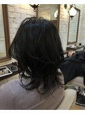 〈キシタクヘアー〉個性派ウルフヘアー×ブルーブラック