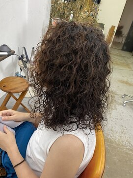 フィン(fin,) Ayato/美髪/ホワイトグレージュ/ネビージュ/こなれミディ/パーマ