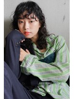 エイミー(amy.) カーリーパーマ×ミディアムレイヤー