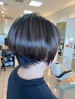 ヘアー＆フェイス ヤマ　ｈａｉｒ＆ｆａｃｅ　Ｙａｍａ 白髪ぼかしメッシュカラー