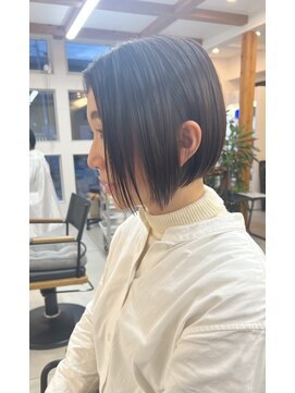 グリ(GURI) 酸性ケアストレートパーマ　ナチュラル　ボブ　毛先収まり