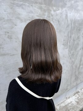 グランデュール 浜松小豆餅店(GRANDEUR) 赤み消すオリーブカラー