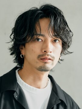 フィフス トウキョウ (fifth TOKYO) 渋谷波巻きパーマメンズカットセンターパートウルフ30代ヘア