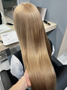 リア 布施店(Lia) ベージュカラー