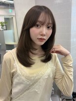 ベイルーム(BAYROOM by HONEY omotesando)&nbsp;ミディアムレイヤー/オリーブベージュ/顔まわりカット