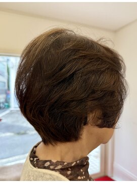 ユーアンドアイ(you & i) 70代・80代におすすめトップがふんわりする上品なショートパーマ